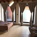 Kindly Roberta Centro Storico Peschiera,Lago Relax